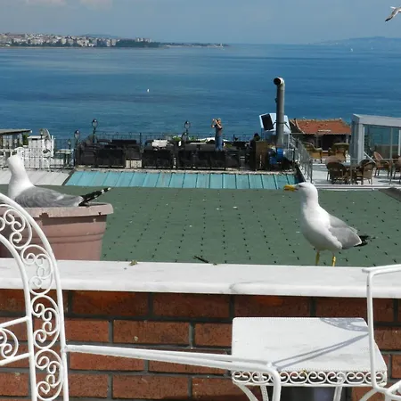 Berk - Grandma's House Κωνσταντινούπολη