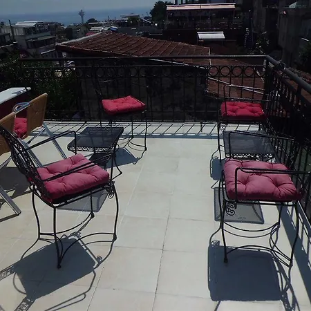 Berk - Grandma's House Κωνσταντινούπολη