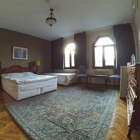 Hotel Berk - Grandma's House 3*