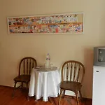 Berk - Grandma's House איסטמבול