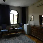Berk - Grandma's House מלון